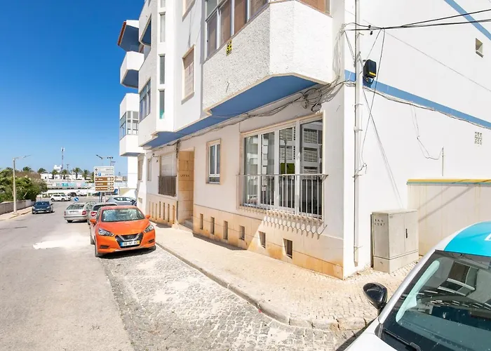 Shell Apartment, Walking To Beach And Center